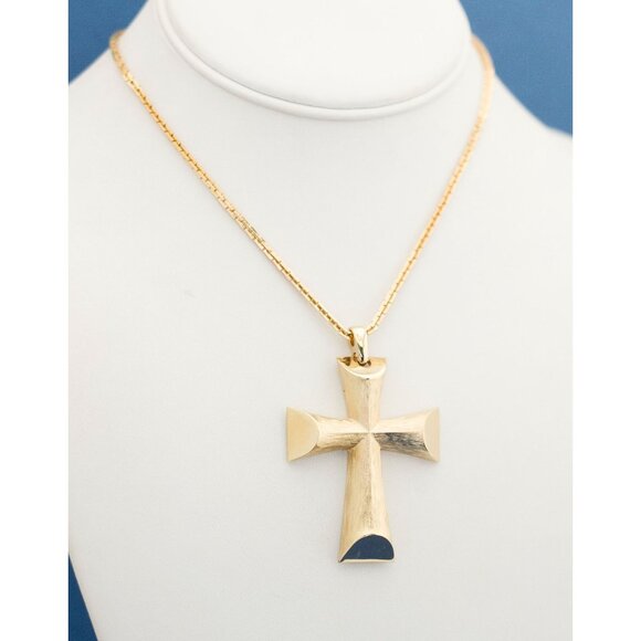 32", Gold Cross Cross Religious Necklace, Christian Necklace by Avon - D5 - Picture 2 of 3